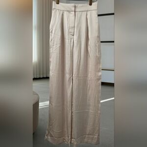 558. Abercrombie & Fitch | High Rise Satin Wide Leg Pant - Champagne - 26/2 R3